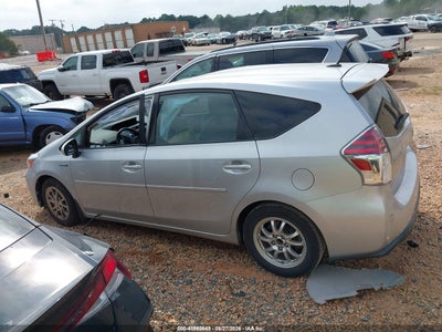TOYOTA PRIUS V