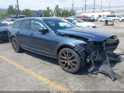 2020 Volvo V90 Cross Country