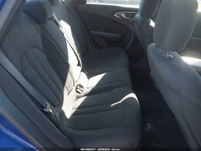 CHRYSLER 200