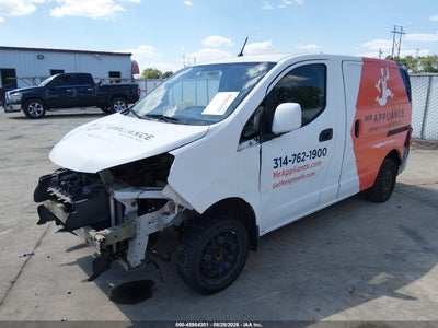 NISSAN NV200