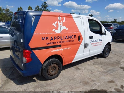 NISSAN NV200