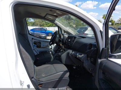 NISSAN NV200