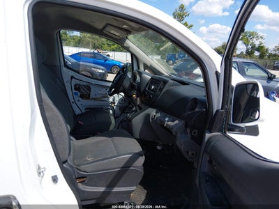 NISSAN NV200