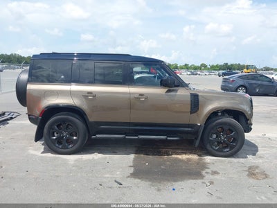 LAND ROVER DEFENDER