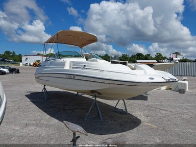 2004 Glastron Boat