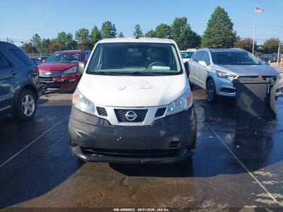 NISSAN NV200