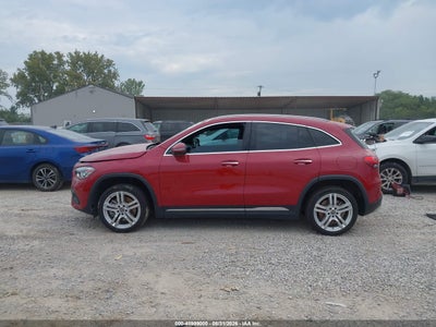 MERCEDES-BENZ GLA 250