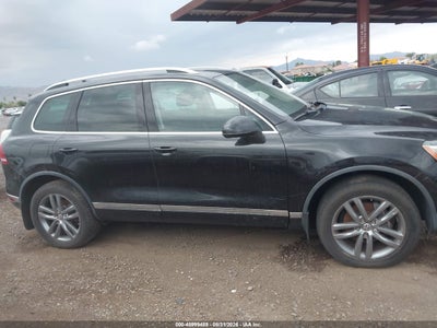 VOLKSWAGEN TOUAREG
