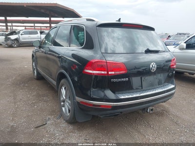 VOLKSWAGEN TOUAREG