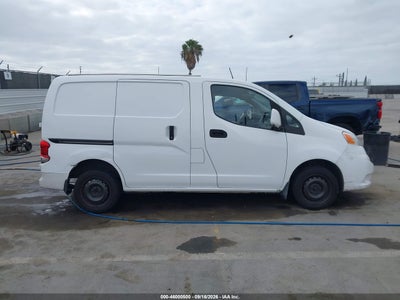 NISSAN NV200
