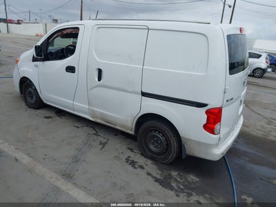 NISSAN NV200