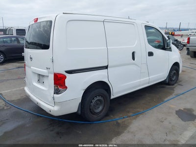 NISSAN NV200