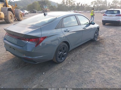 HYUNDAI ELANTRA