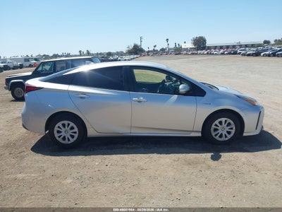 2019 TOYOTA PRIUS 13