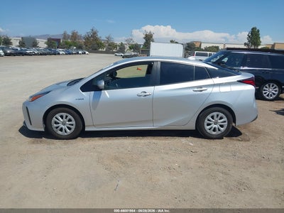 2019 TOYOTA PRIUS 14