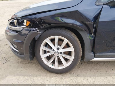 VOLKSWAGEN GOLF ALLTRACK