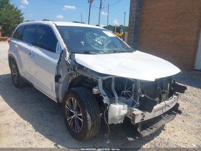 2019 TOYOTA HIGHLANDER LE