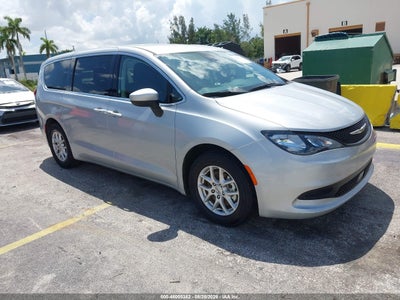 2023 Chrysler Voyager