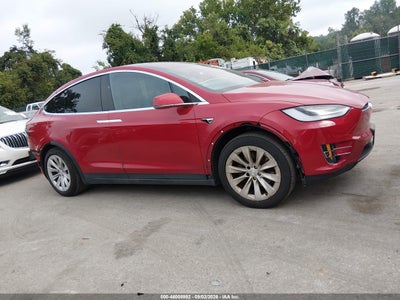 TESLA MODEL X