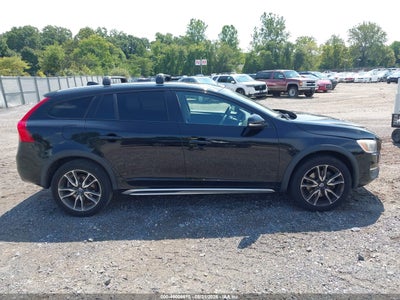 VOLVO V60 CROSS COUNTRY