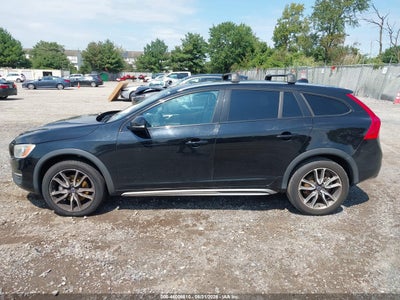VOLVO V60 CROSS COUNTRY