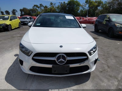 MERCEDES-BENZ A 220