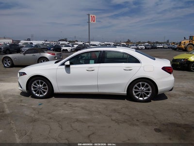 MERCEDES-BENZ A 220