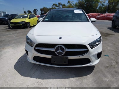 MERCEDES-BENZ A 220