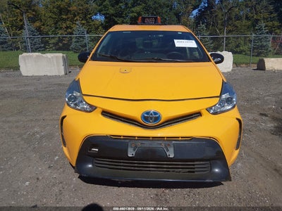 TOYOTA PRIUS V