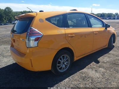 TOYOTA PRIUS V