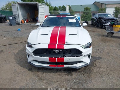 FORD MUSTANG