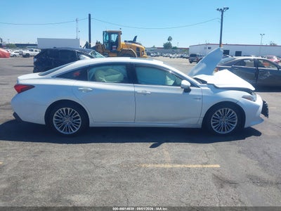 TOYOTA AVALON