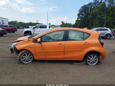 TOYOTA PRIUS C