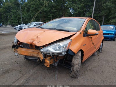 TOYOTA PRIUS C