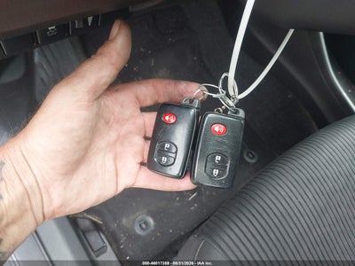 TOYOTA PRIUS V