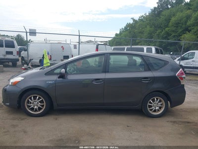 TOYOTA PRIUS V
