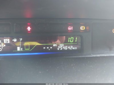 TOYOTA PRIUS V