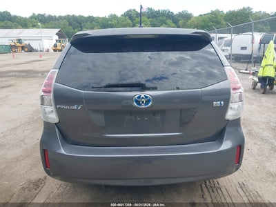 TOYOTA PRIUS V