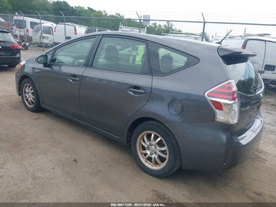 TOYOTA PRIUS V