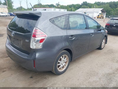 TOYOTA PRIUS V