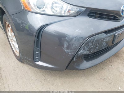 TOYOTA PRIUS V