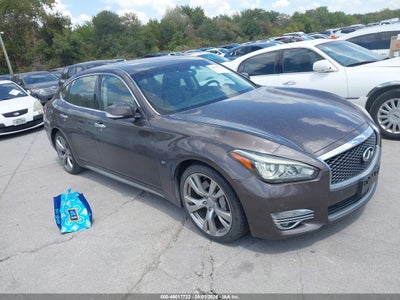 INFINITI Q70L