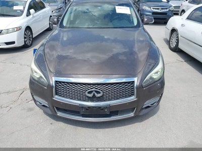 INFINITI Q70L