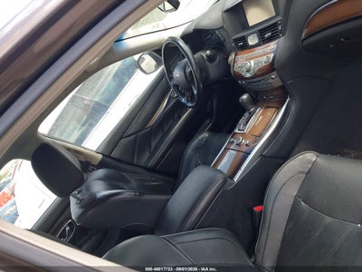 INFINITI Q70L