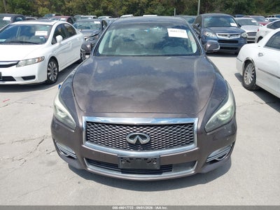 INFINITI Q70L
