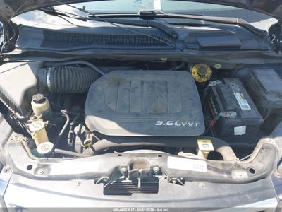 CHRYSLER TOWN & COUNTRY