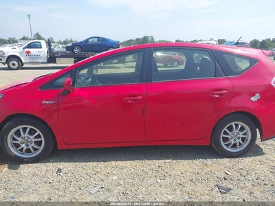 TOYOTA PRIUS V