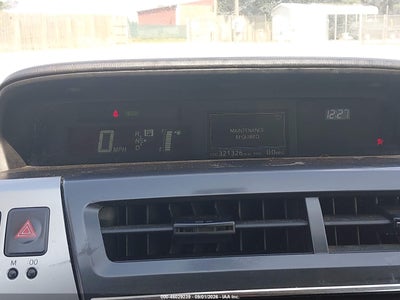 TOYOTA PRIUS V