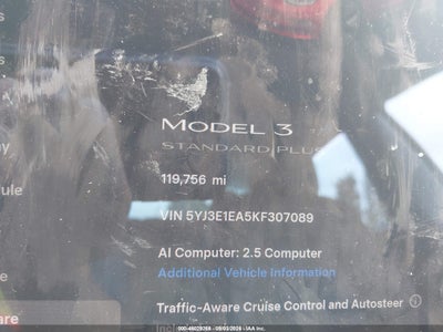 TESLA MODEL 3