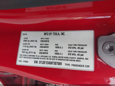 TESLA MODEL 3
